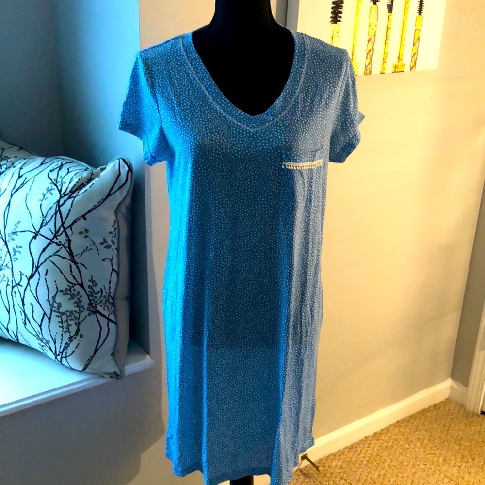 NWT Simply Styled nightgown blue, white poka dots